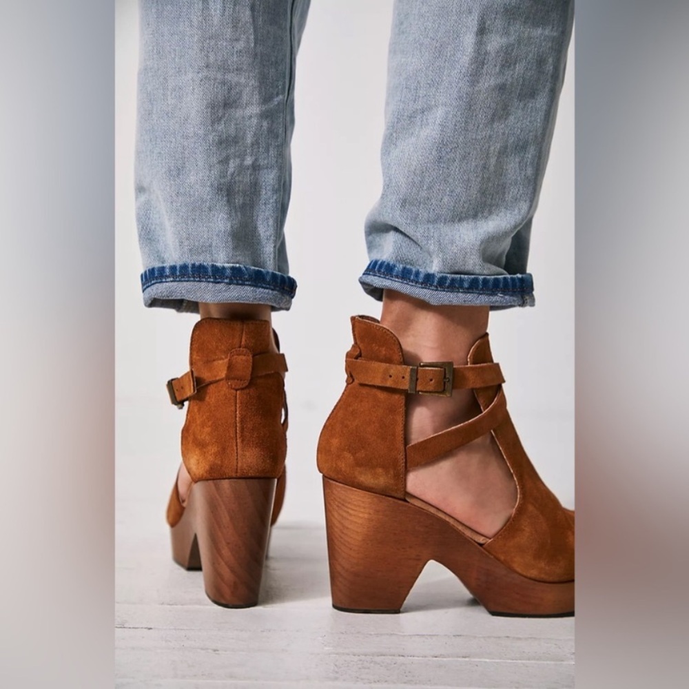 Women's Tan Suede Platform Heels